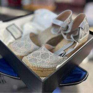 Gucci Silver Lace Espadrille Wedges with Ankle Ties size 7